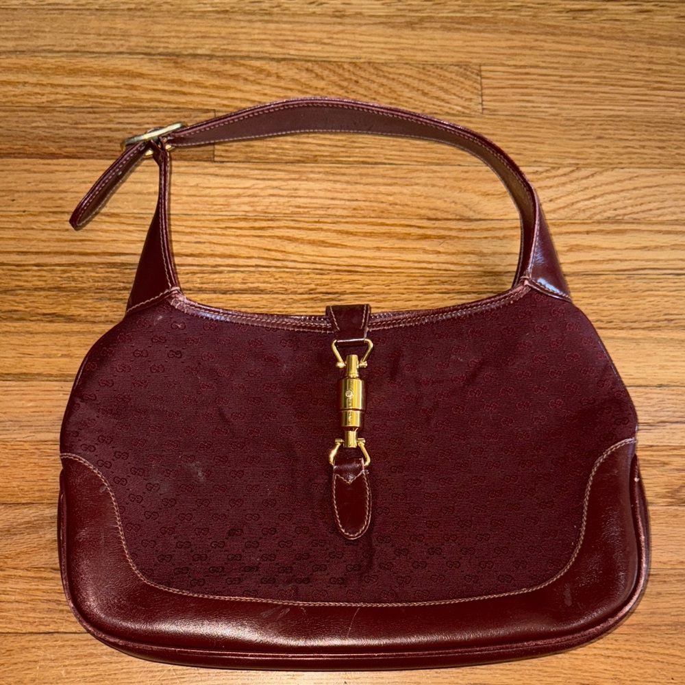 VINTAGE Gucci Jackie Shoulder Bag with Piston Closure